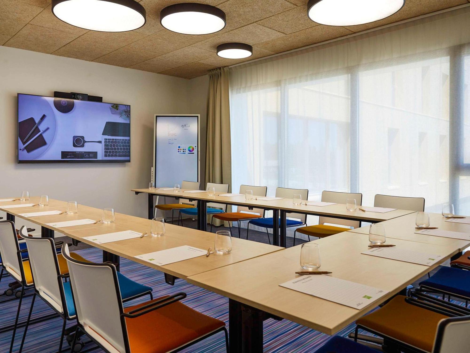Ibis Styles Montpellier Aeroport Parc Des Expos Hotel 3*